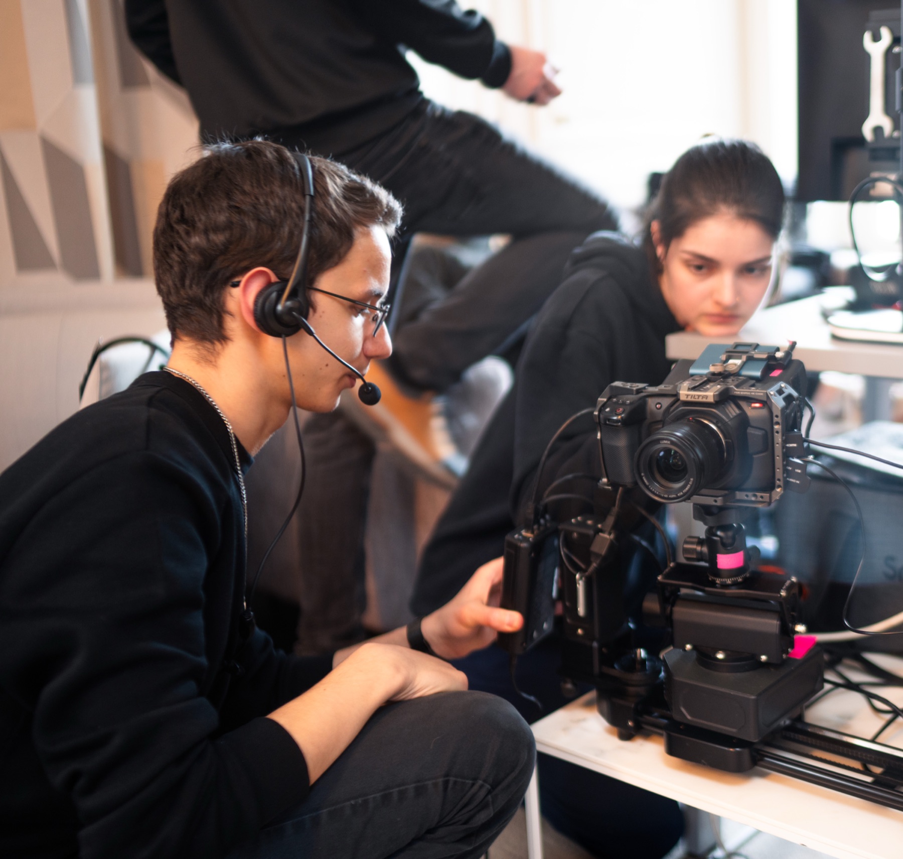 Écran de contrôle multicaméra pendant un direct