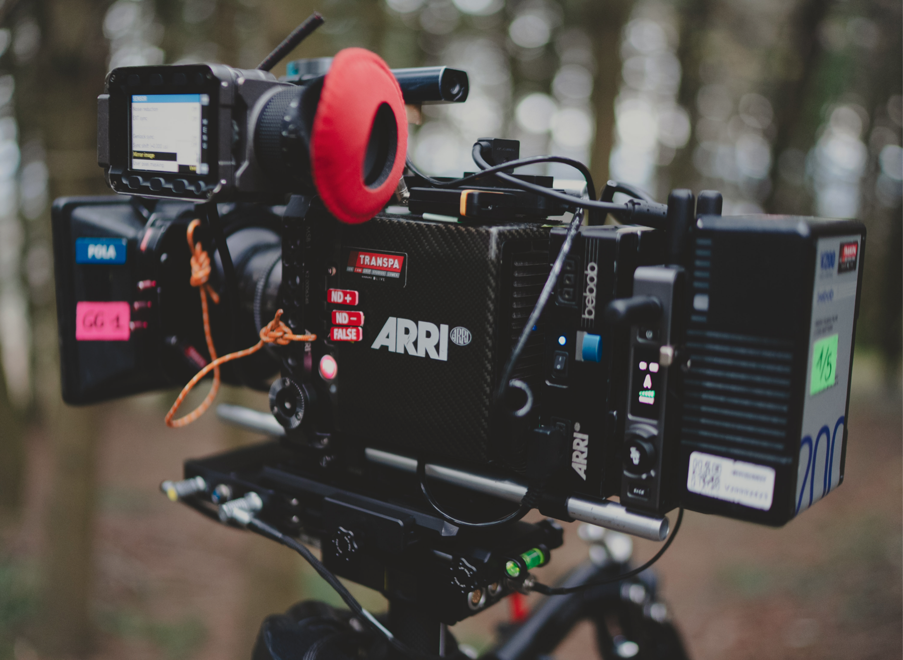 Une caméra ARRI équipée, prête à tourner